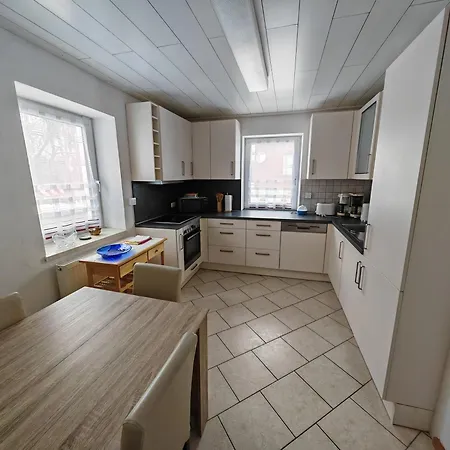 Apartment E1 - Gut Ausgestattete 3-zimmerwohnung 68 Qm Fuer 1-5 Personen 2xzz 1xsc