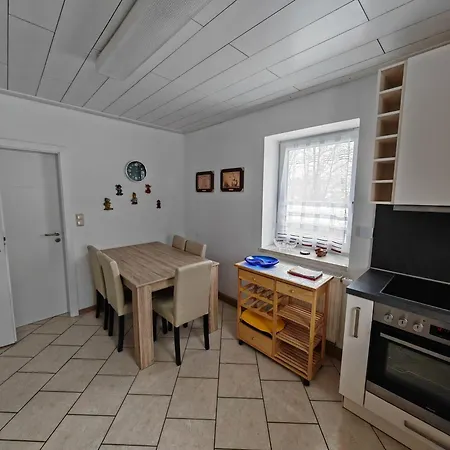 E1 - Gut Ausgestattete 3-zimmerwohnung 68 Qm Fuer 1-5 Personen 2xzz 1xsc Apartment Grafenwohr